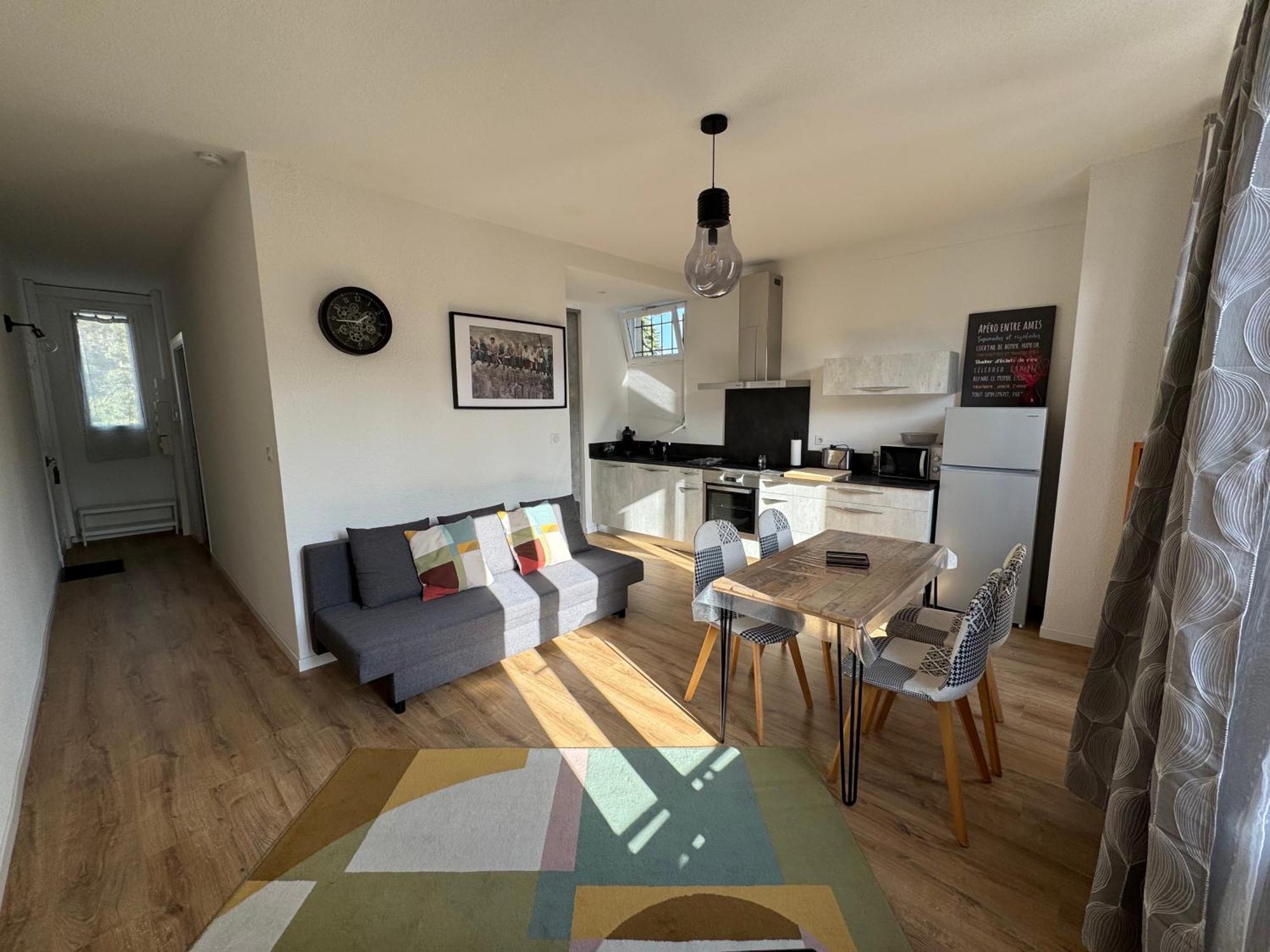 Appartement Le Madargue Idealement Place ชาเตล-กียง ภายนอก รูปภาพ