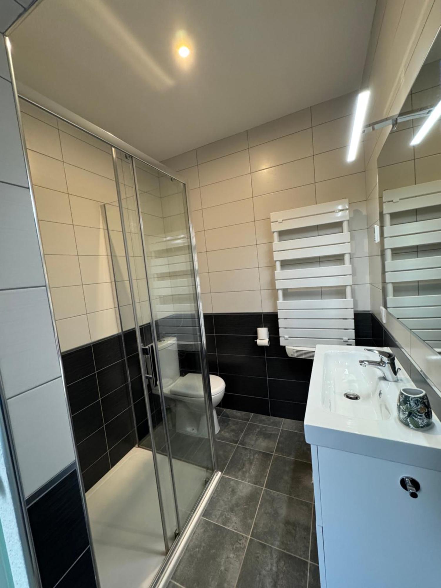 Appartement Le Madargue Idealement Place ชาเตล-กียง ภายนอก รูปภาพ